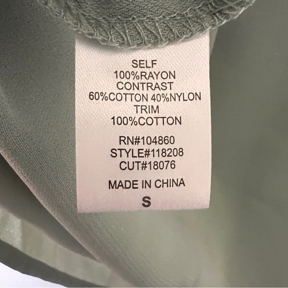 Chloe & Katie Womens Sleeveless Blouse Green Size Small Casual Layering Workwear - Picture 5 of 5
